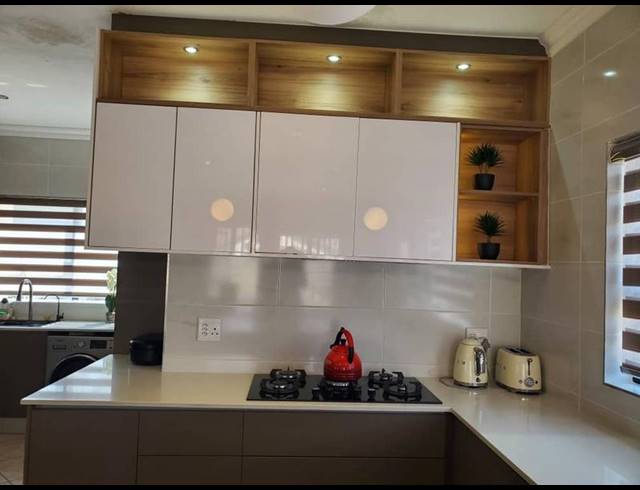 3 BEDROOM HOUSE FOR SALE IN HEUWELSIG ESTATE